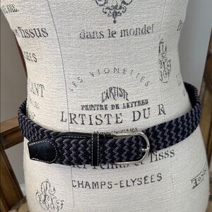 Ovation Braided Stretch Women Belt. Pre owned size small